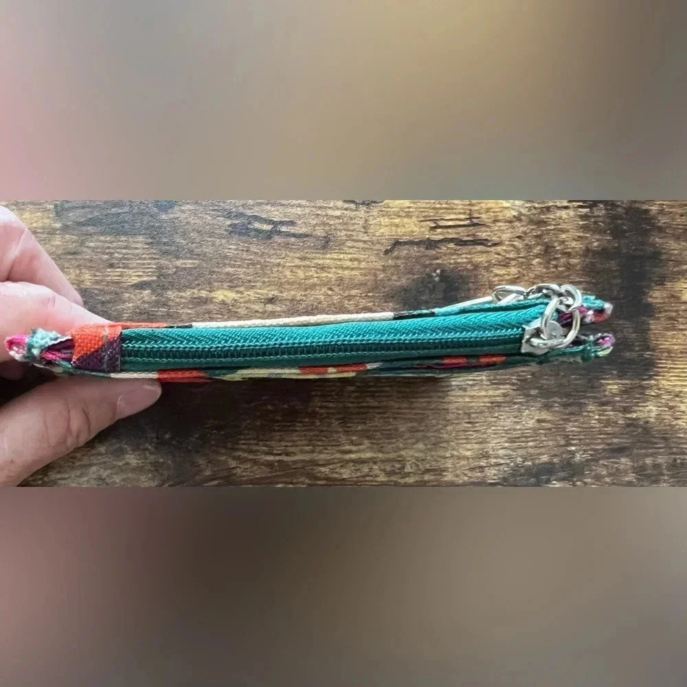 Lily Bloom | ID wallet - Picture 6 of 9